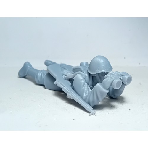 1/32 Greek soldier with pair of binoculars WWII
